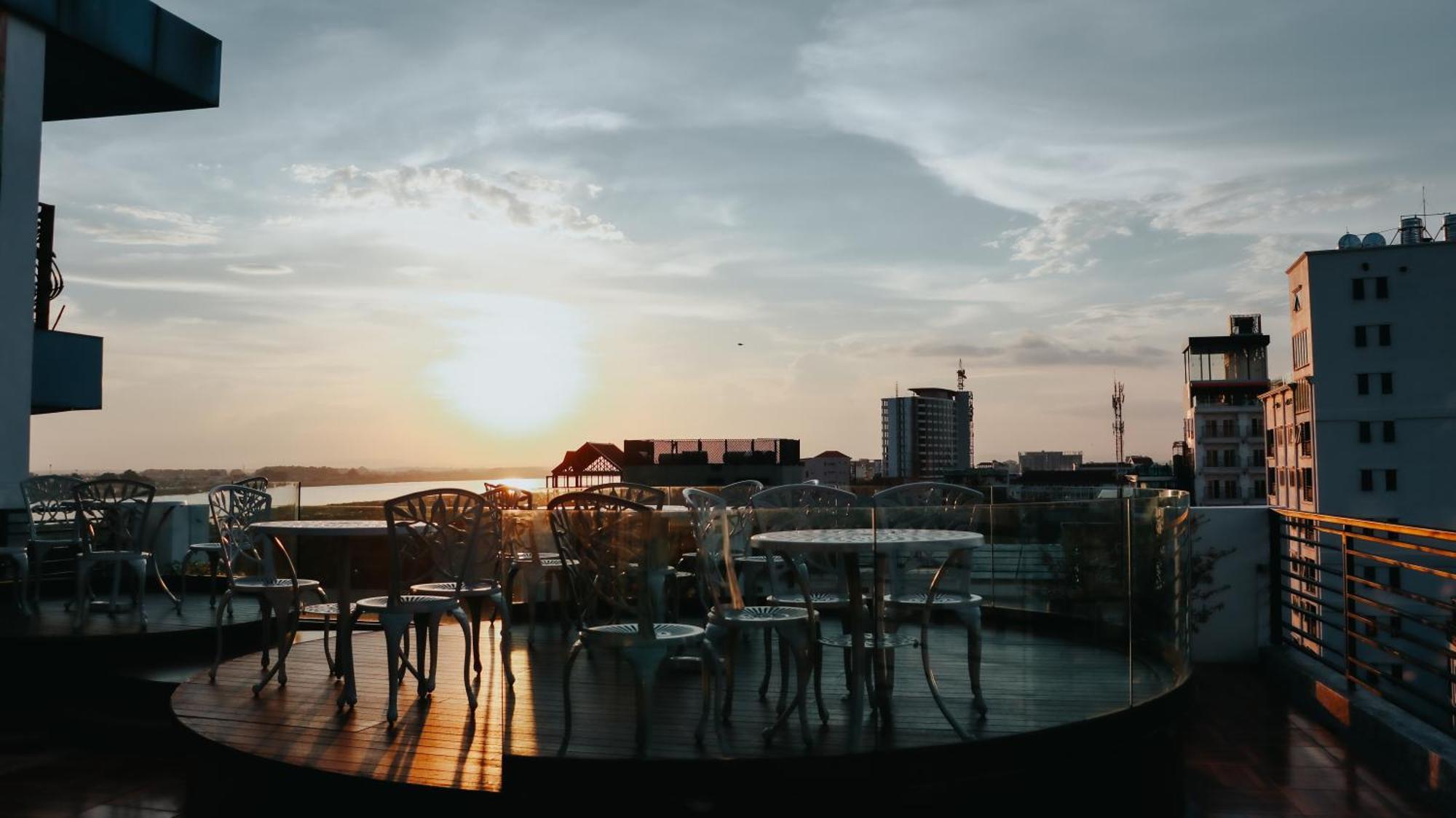 Riverside Hotel Vientiane Dış mekan fotoğraf
